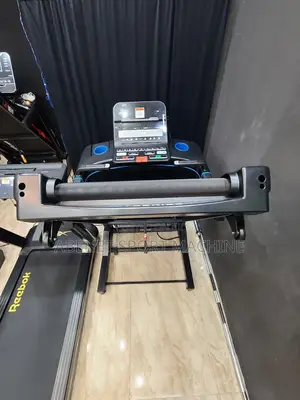 Photo - የአዉሮፓ ስታንዳርድ Reenok Jet300 የመሮጫ ማሽን