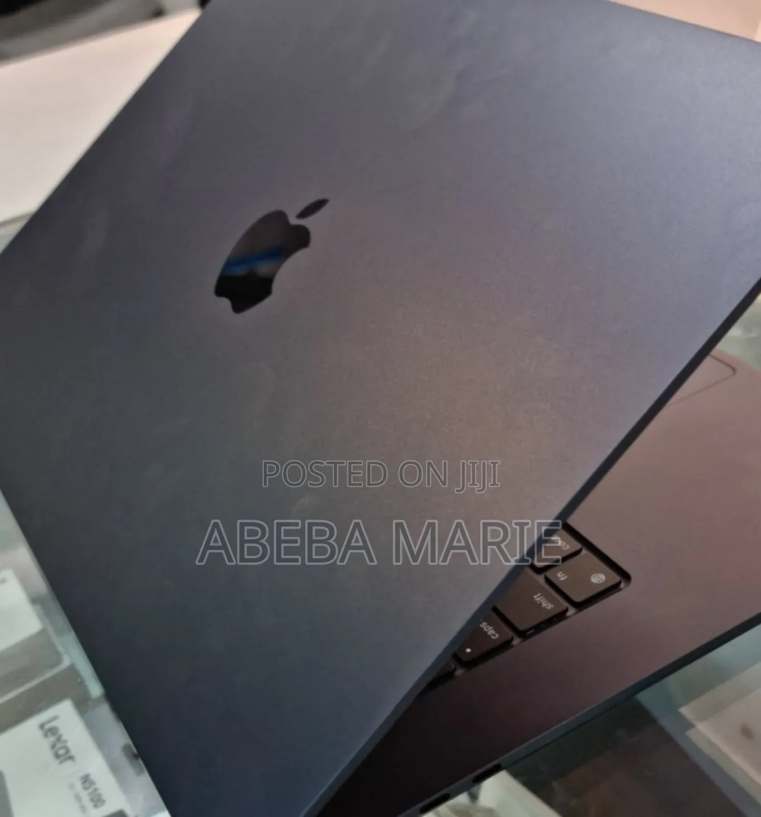 New Laptop Apple MacBook 8GB Apple M3 SSD 256GB