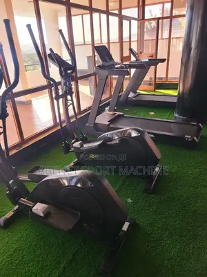 Photo - Reebok Fr20 and 30 Cross Trainer የአዉሮፓ ስታንዳርድ