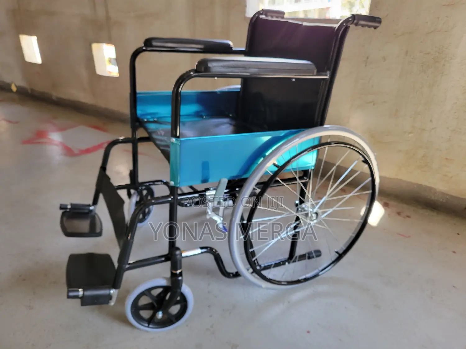 Folding and Selfpropelled Wheelchair溜steel | Width: 46 Cm |