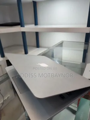 Photo - New Laptop Apple MacBook 2013 8GB Apple M3 Pro SSD 512GB