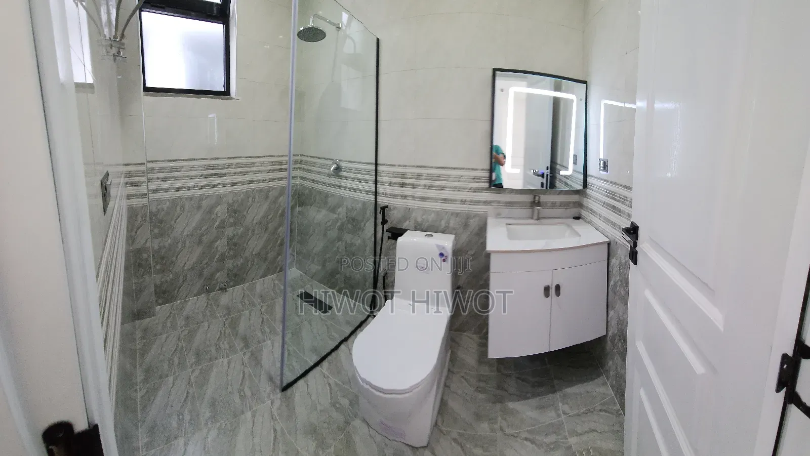 6bdrm House in Owner, Yeka for sale