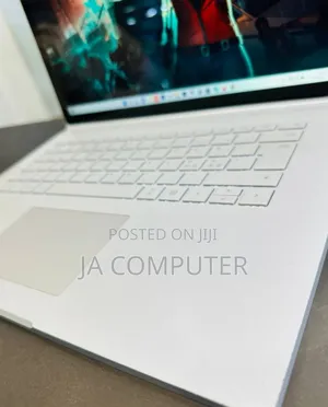 New Laptop Microsoft Surface Book 2 16GB Intel Core I7 SSD 256GB