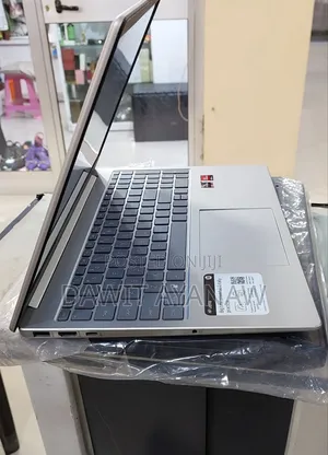 New Laptop HP Stream Notebook 8GB AMD Ryzen 5 SSD 512GB