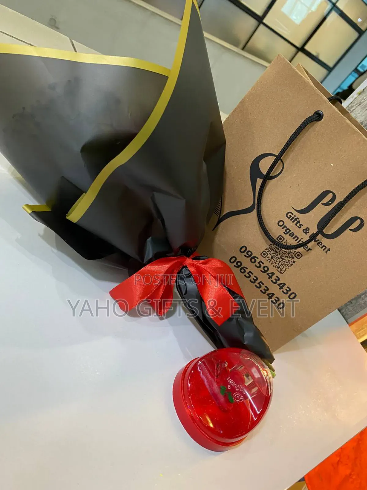 *Love Ball Flower Gift