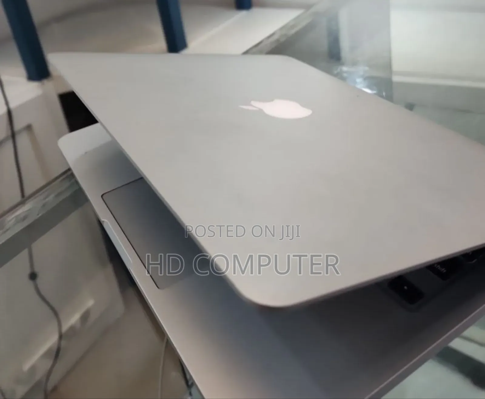 New Laptop Apple MacBook 2013 8GB Intel Core 2 Quad SSD 512GB