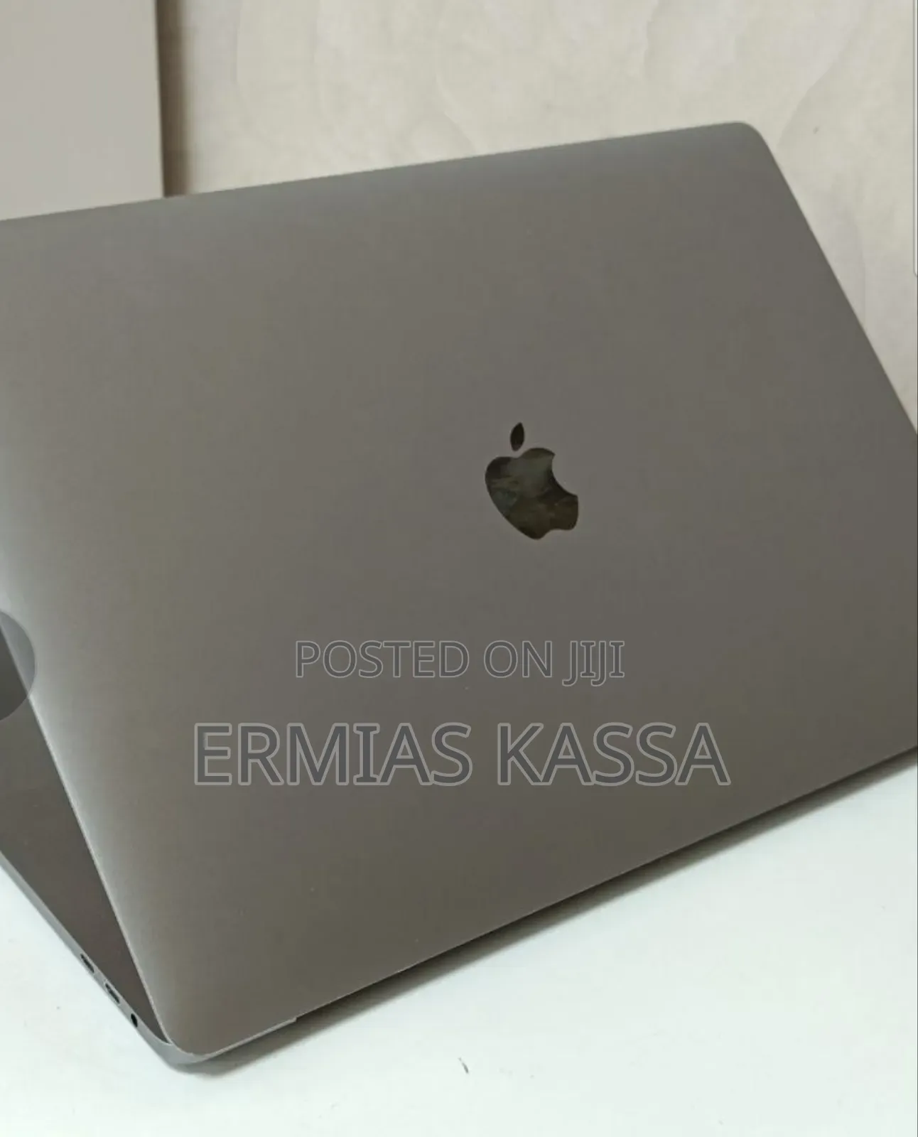 New Laptop Apple MacBook Pro 2017 16GB Intel Core I7 SSD 512GB