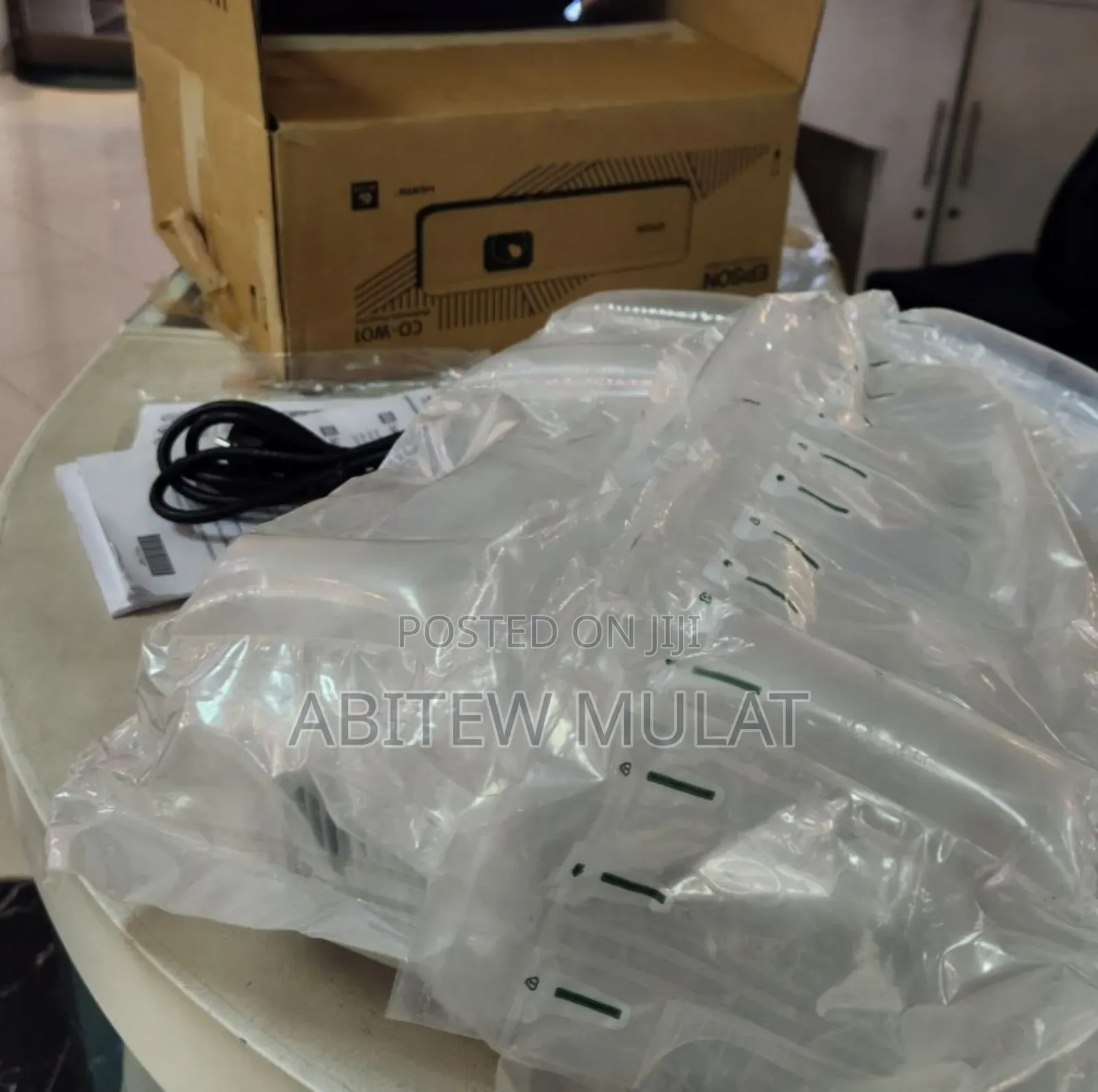 Brand New Epson Projector CO-W01