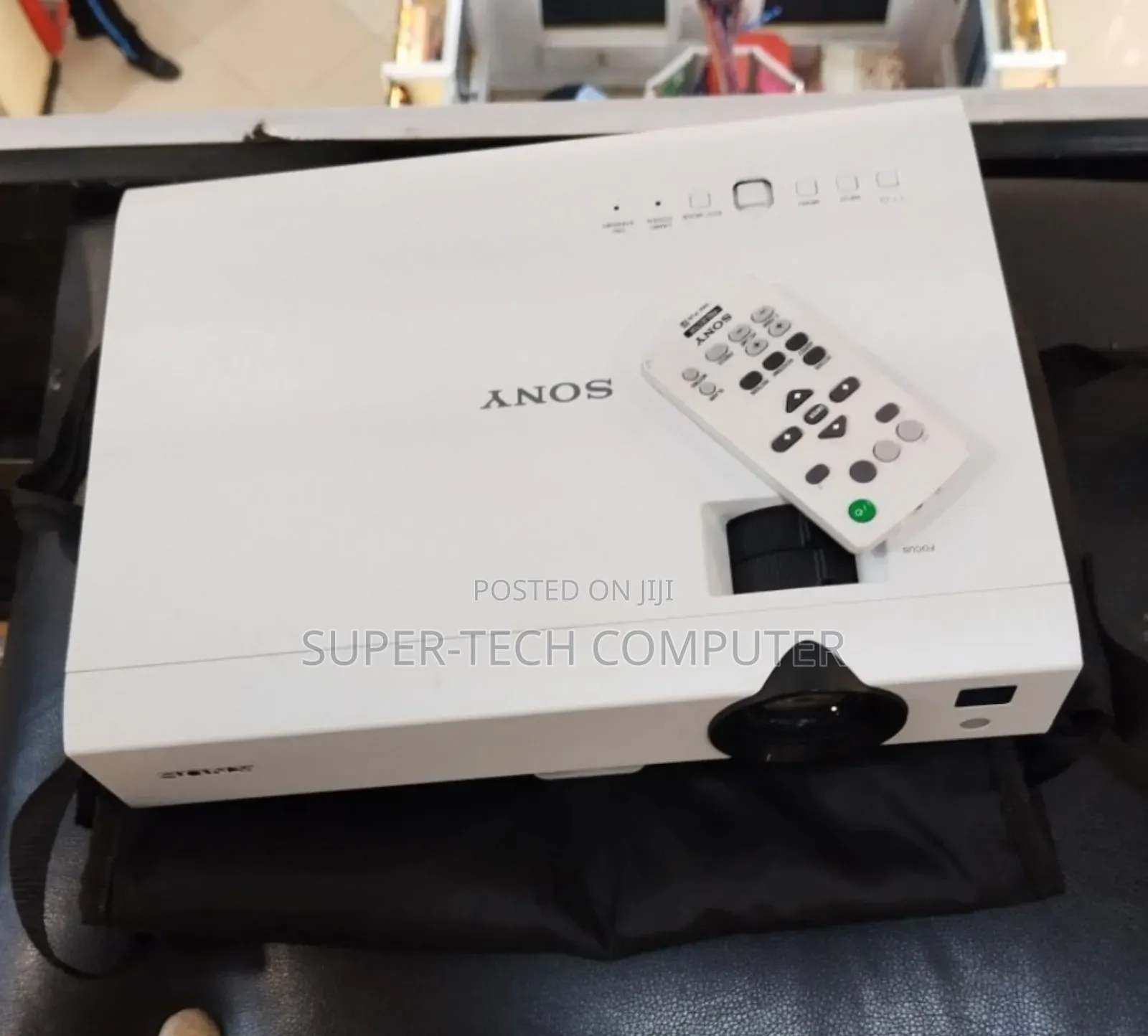 Sony Dx 102 Projector for Sell