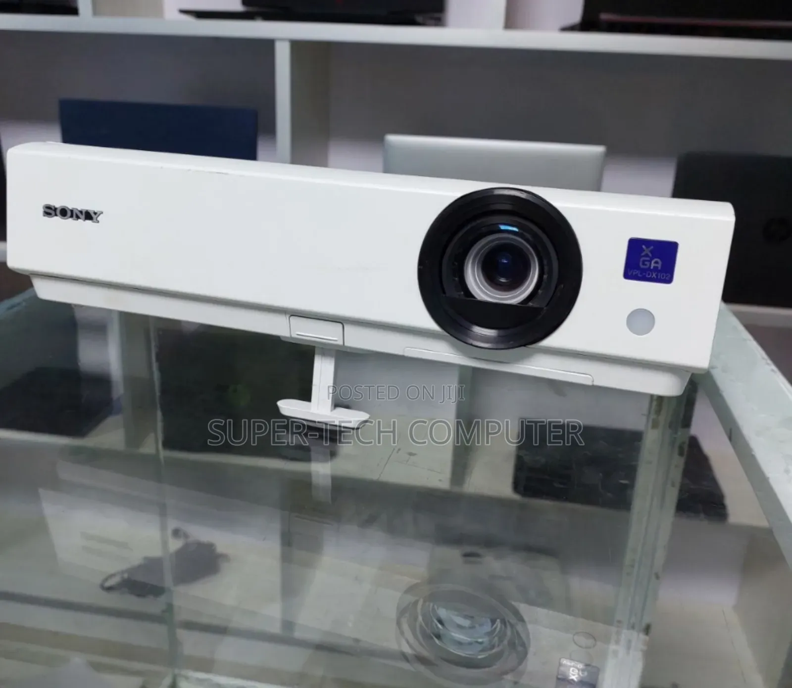 Sony Dx 102 Projector for Sell