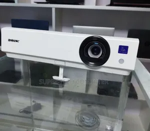 Sony Dx 102 Projector for Sell