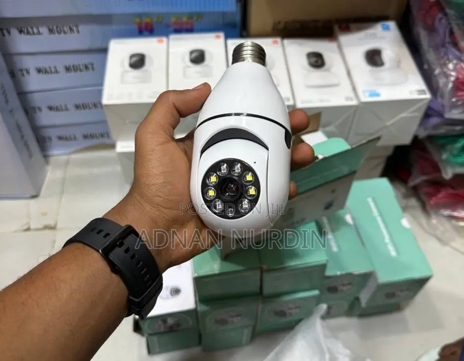ባለ አምፖሉ የ Security Camera