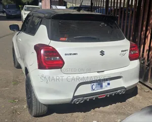 Suzuki Swift 2023 White