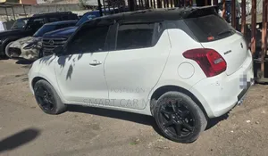 Suzuki Swift 2023 White