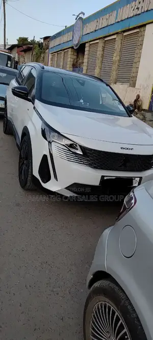Peugeot 5008 2022 White