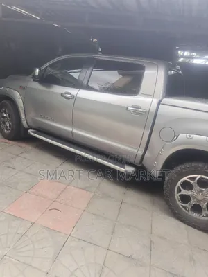 Toyota Tundra 2010 Silver