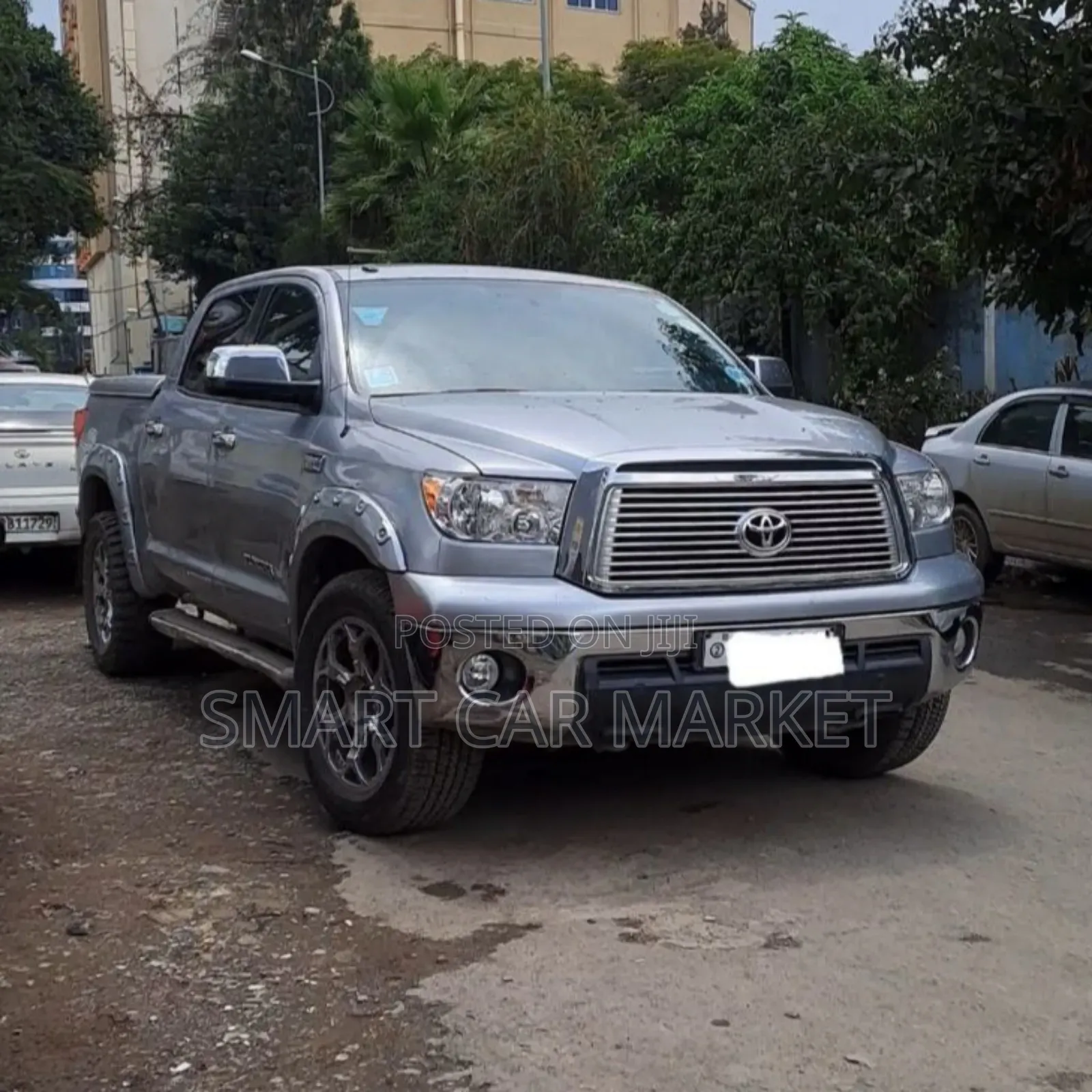Toyota Tundra 2010 Silver