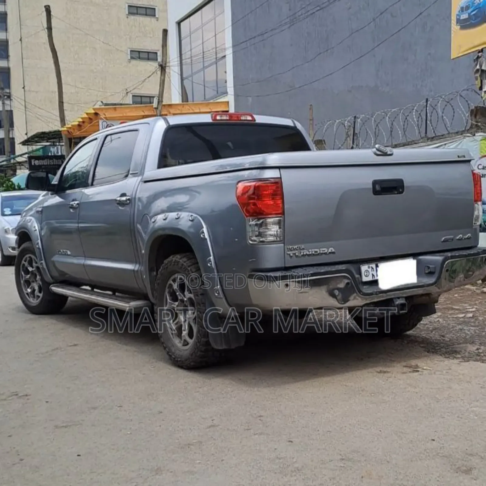 Toyota Tundra 2010 Silver