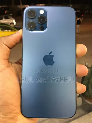 Photo - Apple iPhone 12 Pro 256 GB Blue
