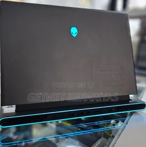 New Laptop Alienware M17x R2 16GB Intel Core I7 SSD 1T