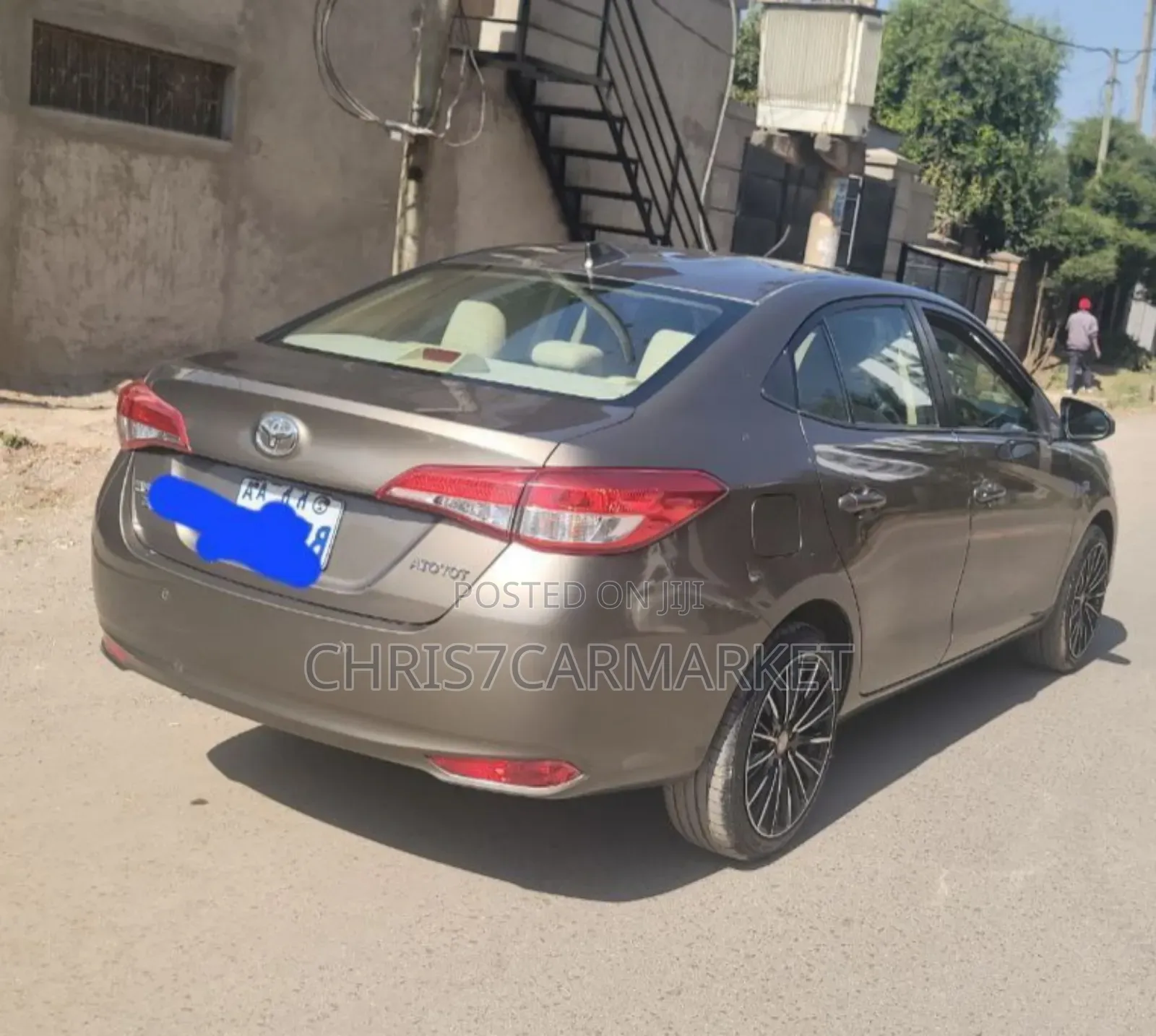 Toyota Yaris 2020 Brown