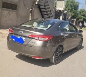 Toyota Yaris 2020 Brown