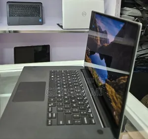 New Laptop Dell Precision 5540 32GB Intel Core I7 SSD 512GB