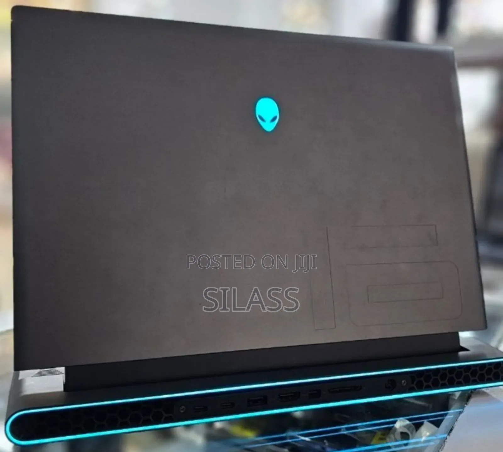 New Laptop Alienware M17x R2 16GB Intel Core I7 SSD 1T