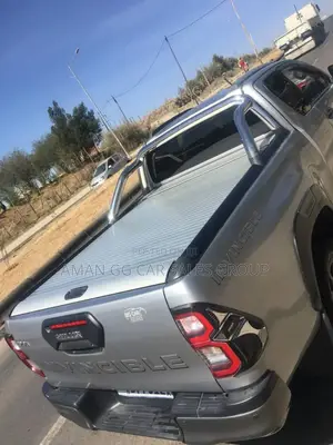 Toyota Hilux 2022 Silver