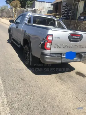 Toyota Hilux 2022 Silver