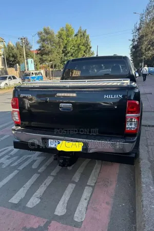 Toyota Hilux 2.5 D-4D 4X4 SRX 2012 Black