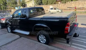 Toyota Hilux 2.5 D-4D 4X4 SRX 2012 Black