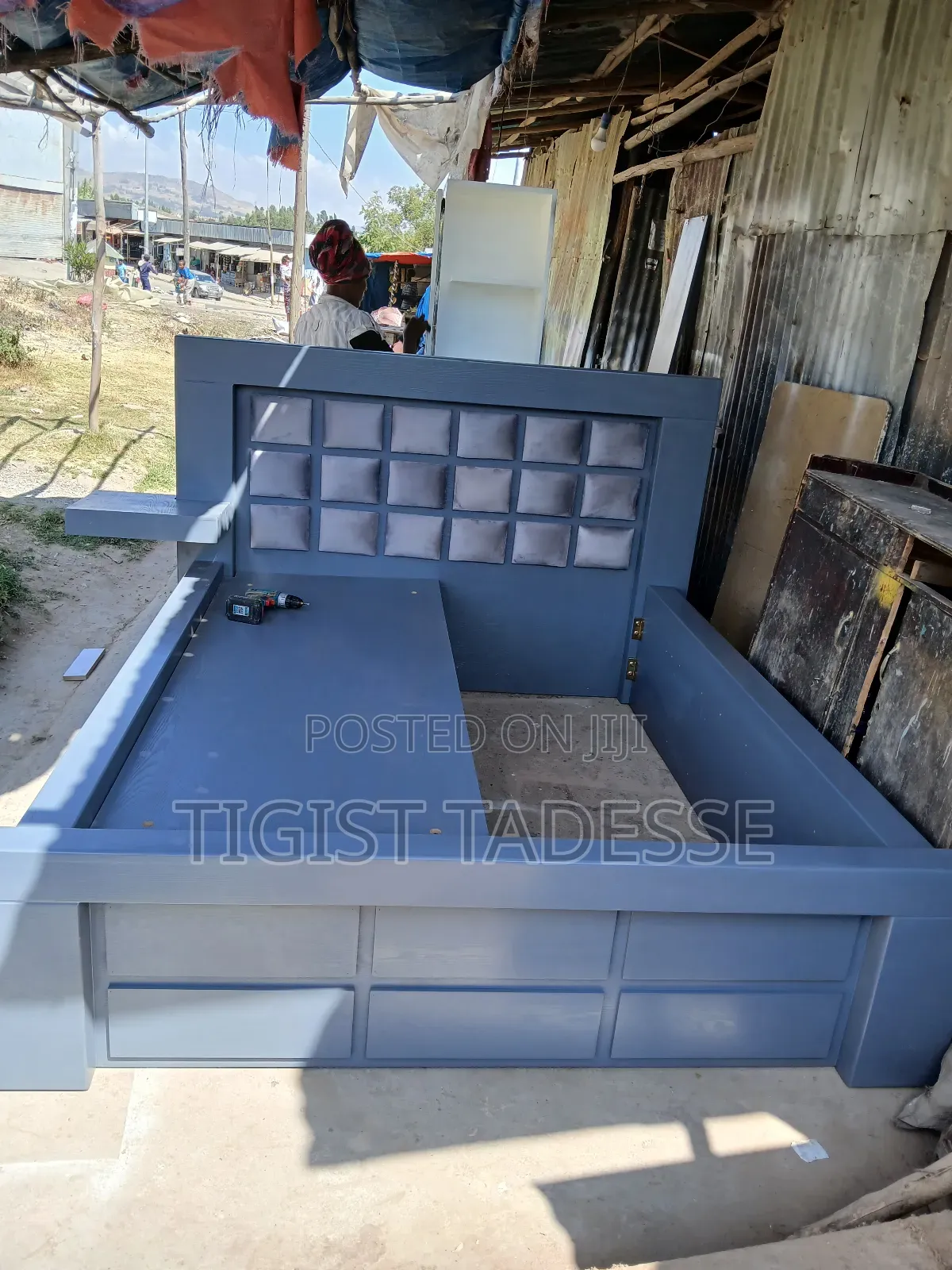 ፅድት ያለ በ Oak የተሠራ አልጋ