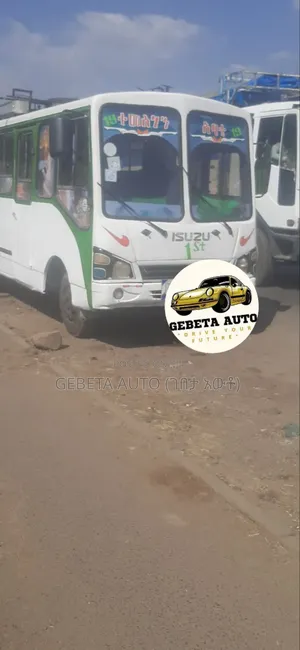 Isuzu Executive Bus 2012 White