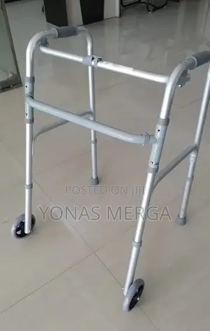 Photo - Folding Step-Up Walker - Silver躍walker三brilliance
Stability