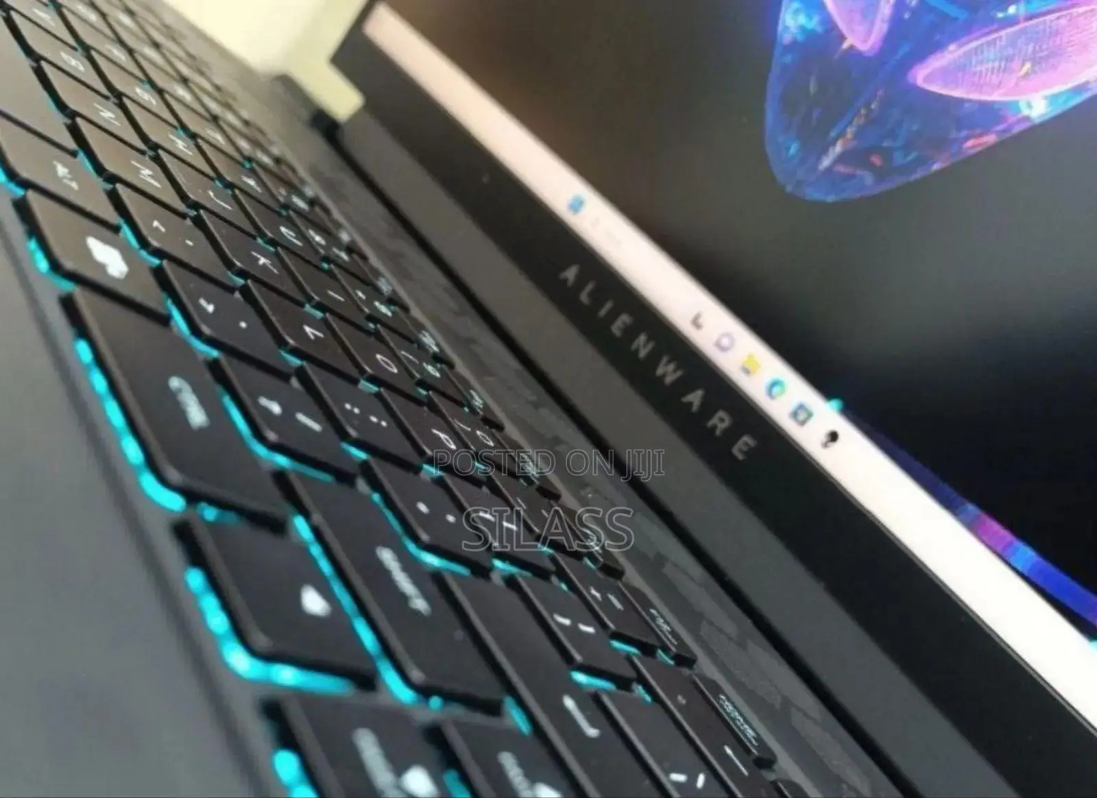 New Laptop Alienware M17x R2 16GB Intel Core I7 SSD 1T
