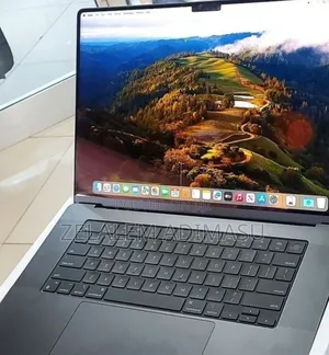 New Apple MacBook Pro 2023 M3 14-Inch 18GB Intel Core I7 SSD 512GB