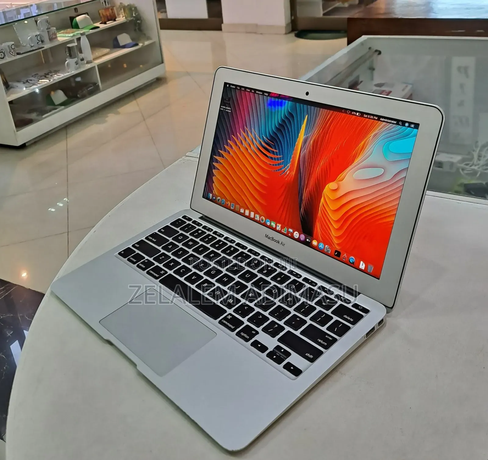New Laptop Apple MacBook Air 2015 4GB Intel Core I5 SSD 128GB