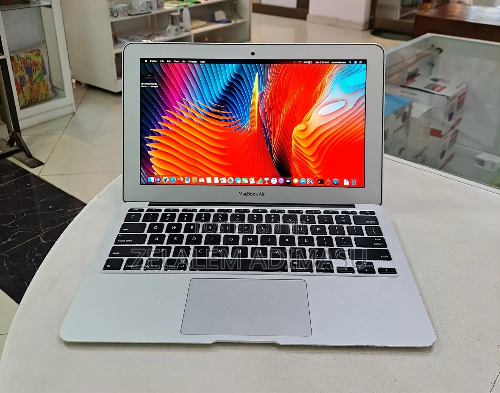 New Laptop Apple MacBook Air 2015 4GB Intel Core I5 SSD 128GB
