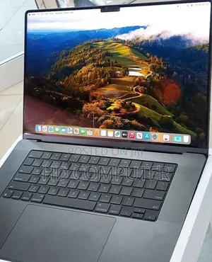 New Apple MacBook Air 2024 M3 15-Inch 16GB Apple M3 Pro SSD 512GB