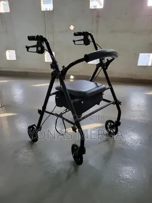 Walker堪handle Height Is Adjustable With Locking Loop Brakes