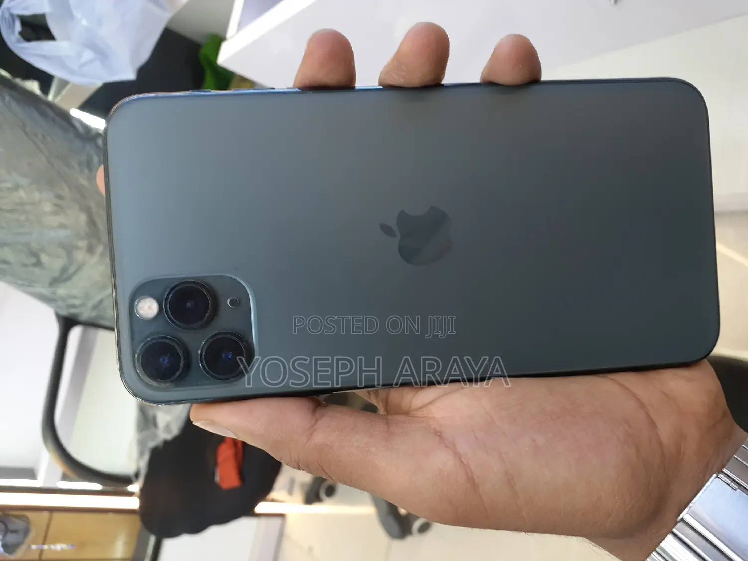 Apple iPhone 11 Pro Max 64 GB Green