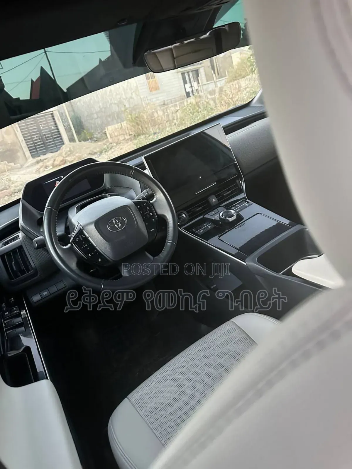 Toyota bZ4X 71.4 kWh AWD 2022 White