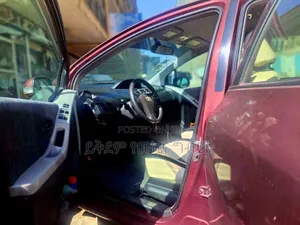 Toyota Yaris 2010 Burgundy