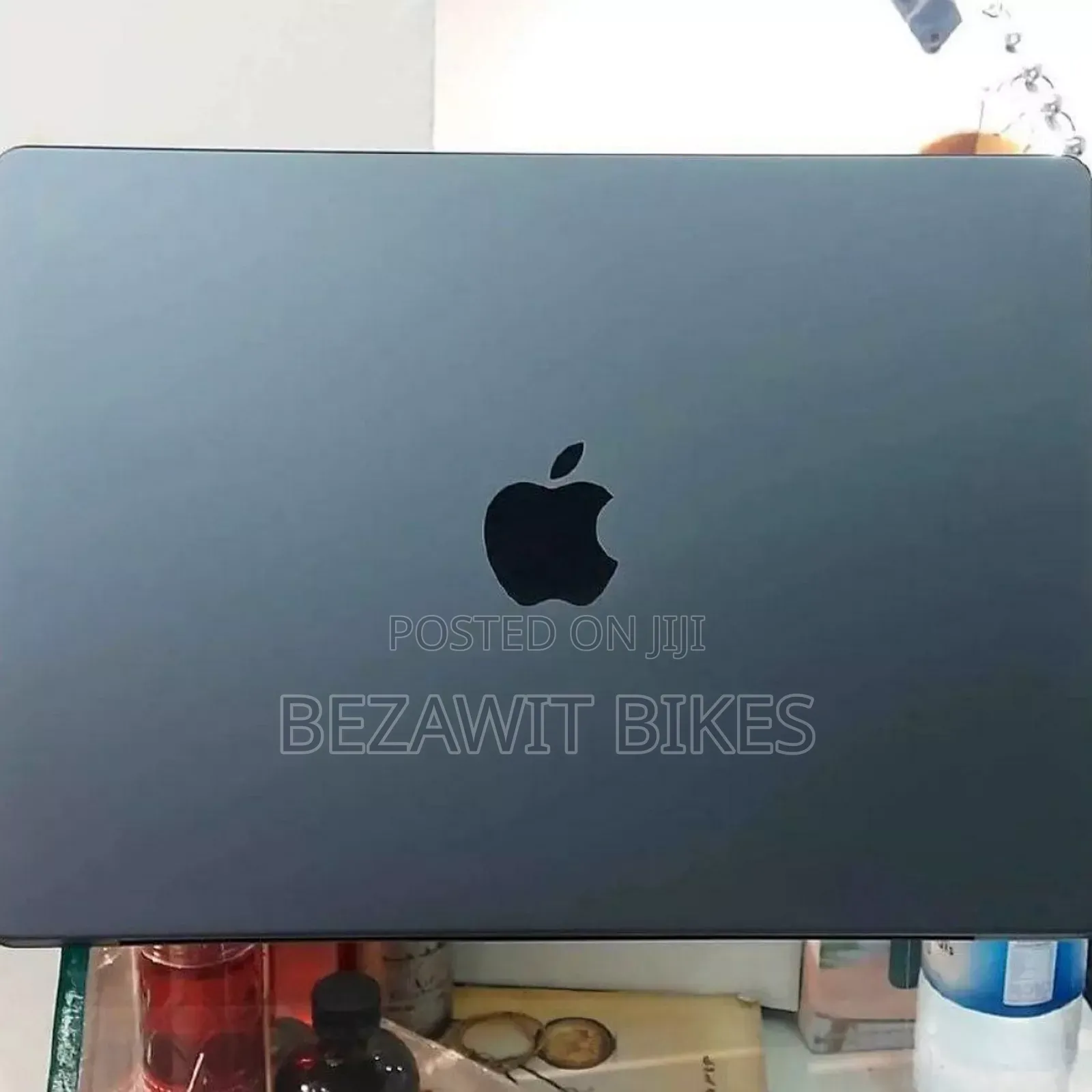 New Laptop Apple MacBook Air 2024 M3 15-Inch 8GB AMD Ryzen 5 SSD 512GB