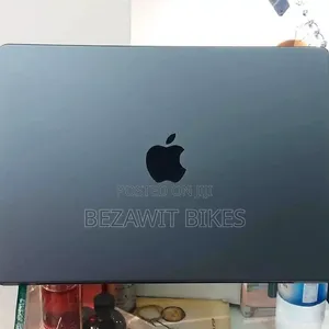 Photo - New Laptop Apple MacBook Air 2024 M3 15-Inch 8GB AMD Ryzen 5 SSD 512GB