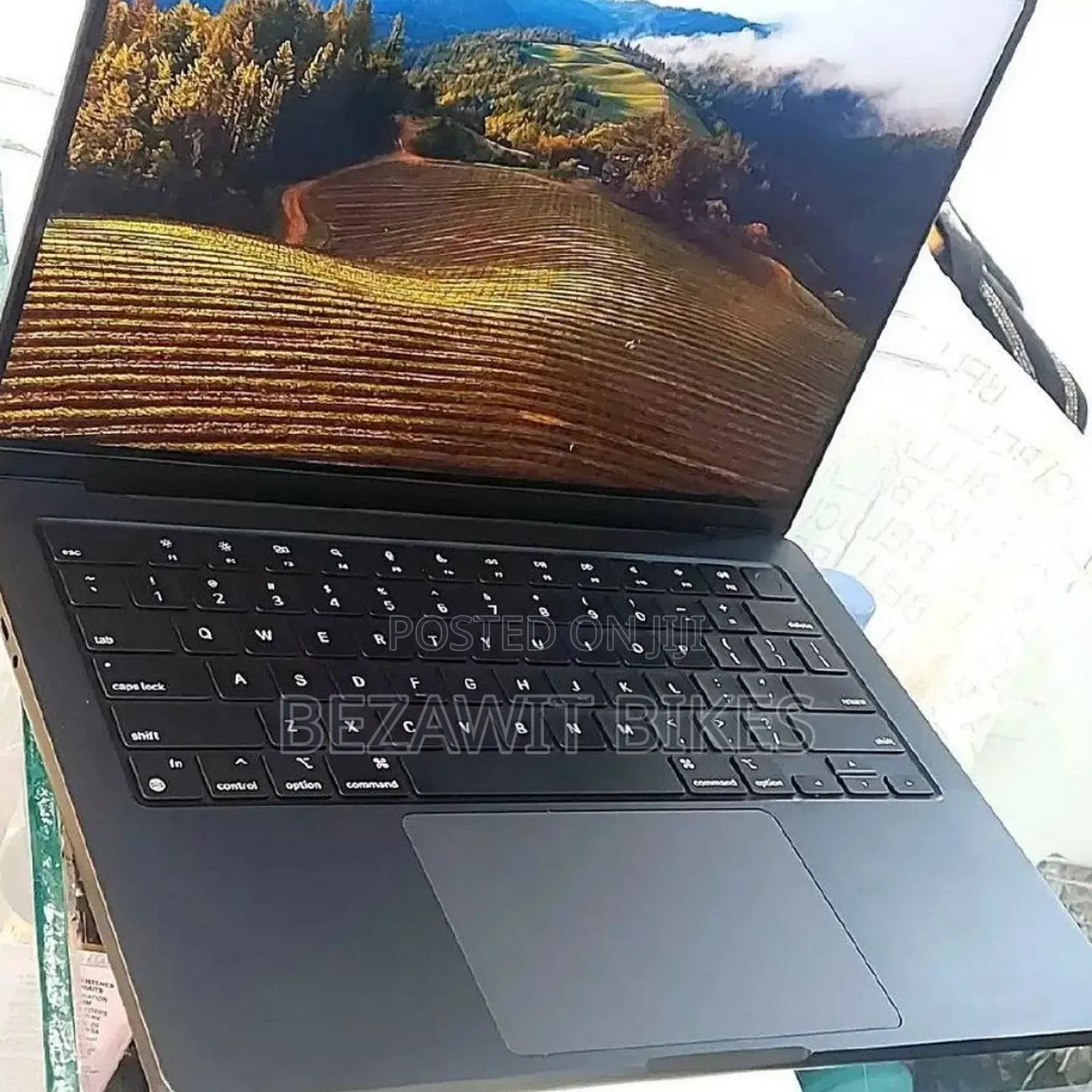 New Laptop Apple MacBook Air 2024 M3 15-Inch 8GB AMD Ryzen 5 SSD 512GB