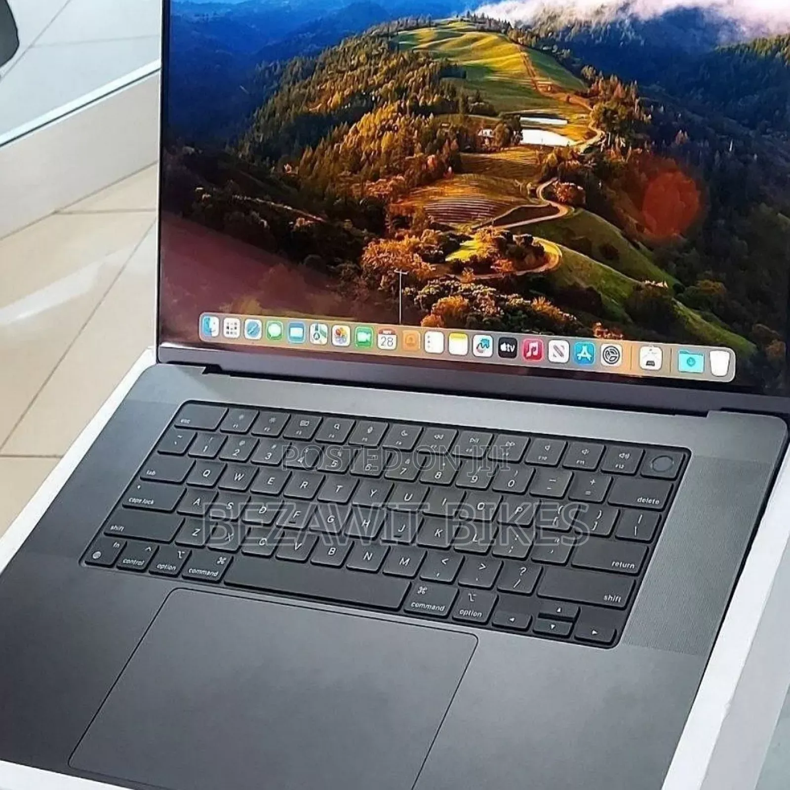 New Apple MacBook Pro 2023 M3 Pro 16-Inch 18GB Intel Core I5 SSD 512GB