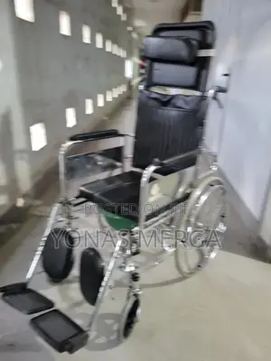 Reclining Wheelchair With Toilet Bowl胃attached With Toilet