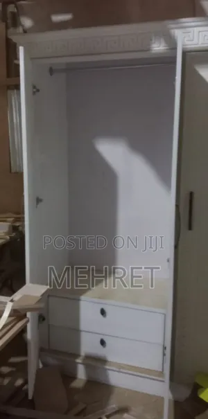 Discount 
Luxury Closet
1.5 X 2m
High Quality